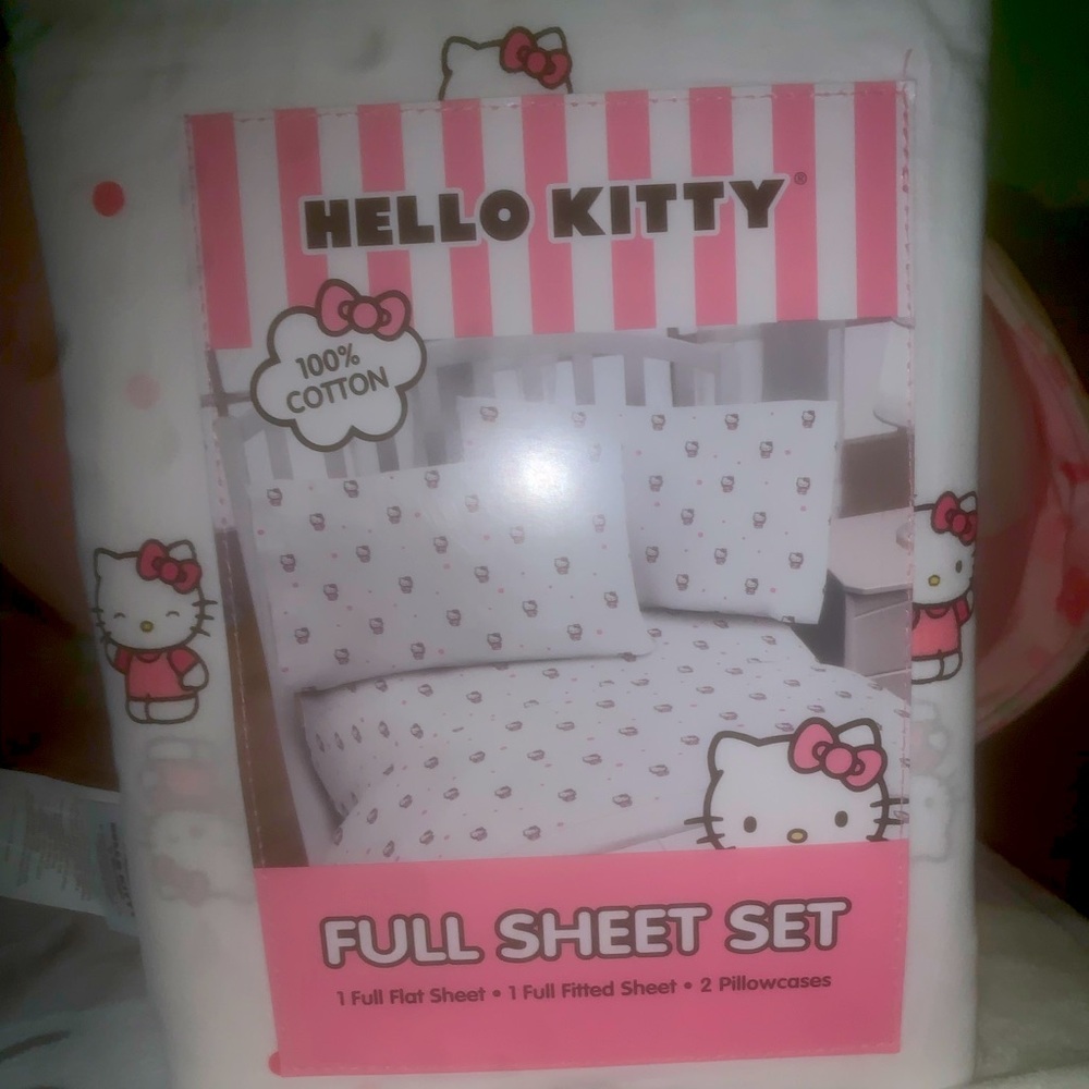 Hello Kitty full sheet set